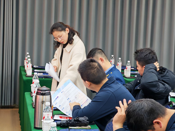 160047-728106.jpg 学院2.jpg