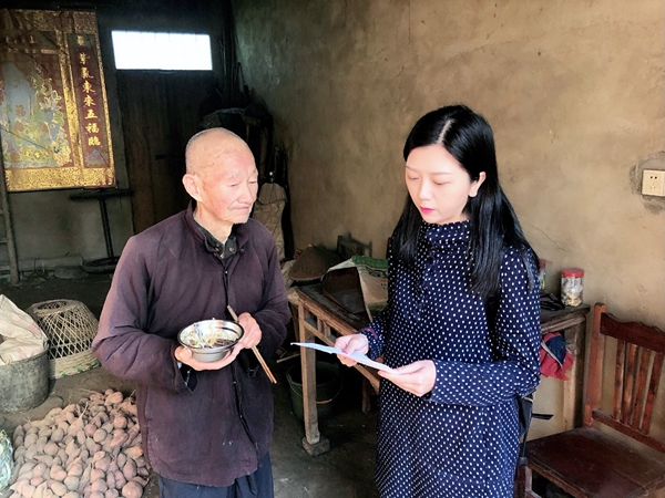 扶贫走访3.jpg