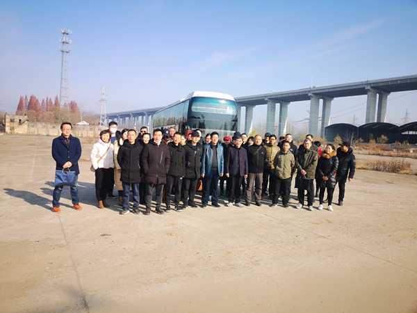 扶贫走访.jpg 扶贫走访.jpg